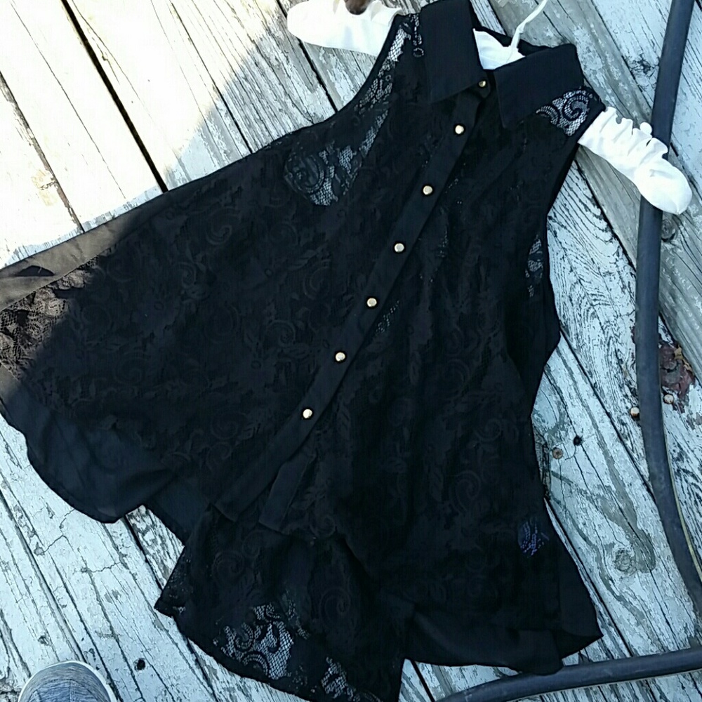 Papaya see through black lace top w/gold buttons